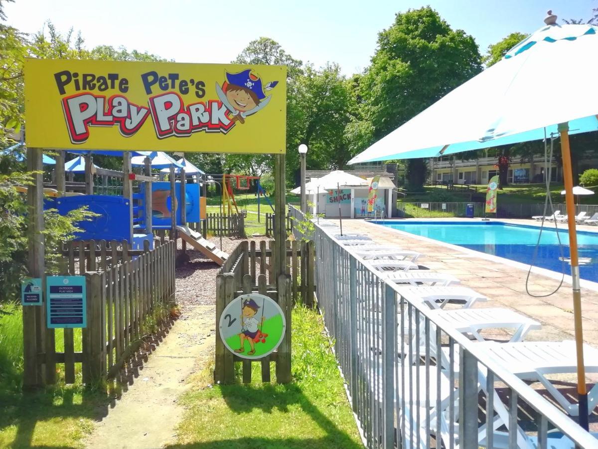 Cornwall Family Friendly Villa With Free Use Of Pool, Soft Play, Mini Golf, Tennis, Gym, Fitness Classes, Sauna And Ice Baths New Quay Buitenkant foto
