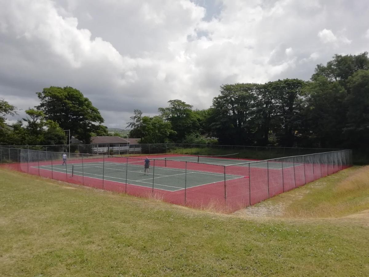 Cornwall Family Friendly Villa With Free Use Of Pool, Soft Play, Mini Golf, Tennis, Gym, Fitness Classes, Sauna And Ice Baths New Quay Buitenkant foto